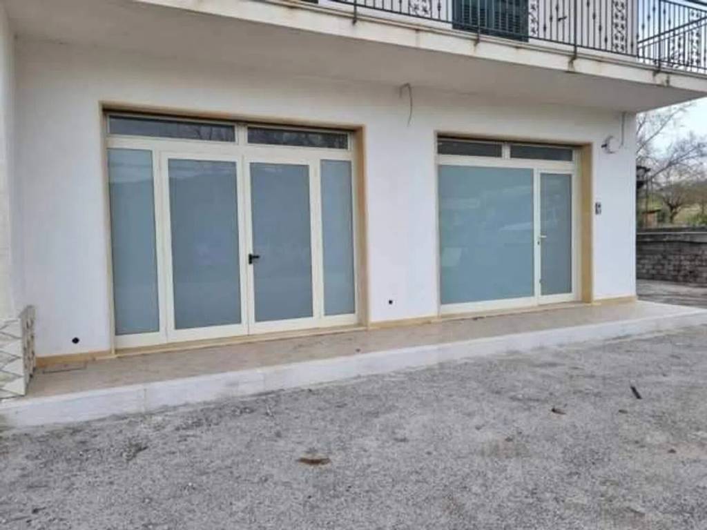 negozio in affitto ad Ausonia