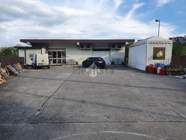 locale commerciale in affitto a Boville Ernica