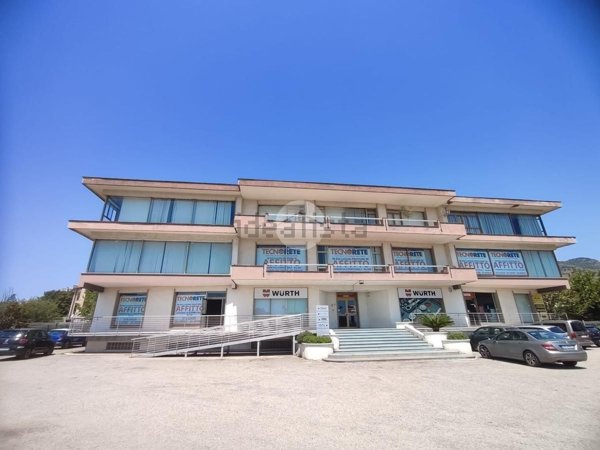 locale commerciale in affitto a Cassino