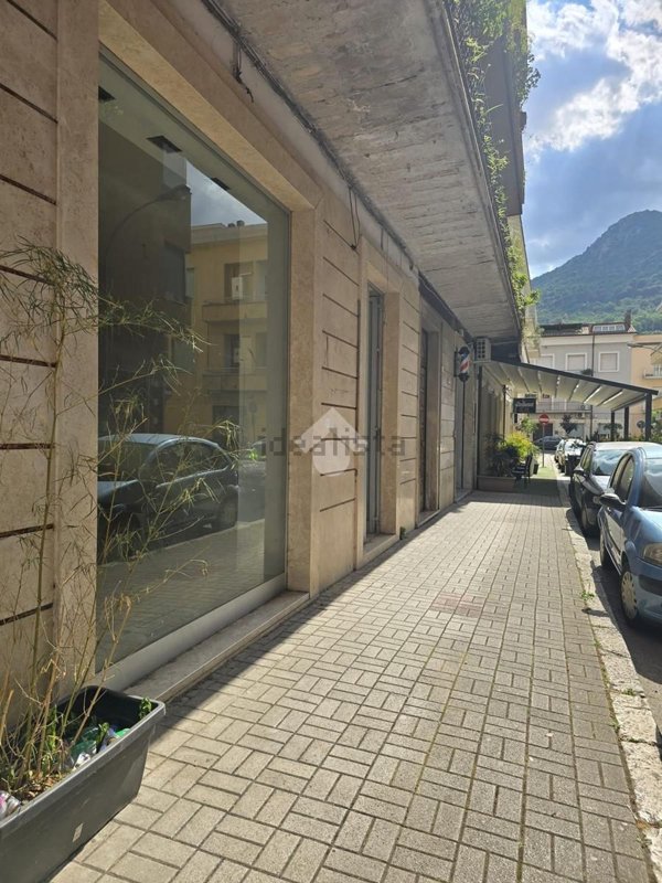 locale commerciale in affitto a Cassino