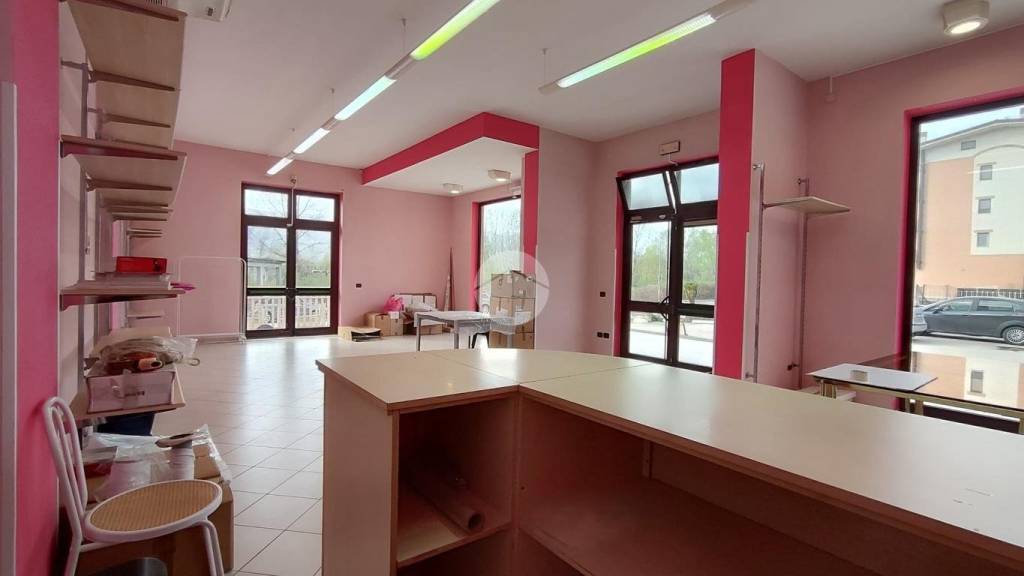 negozio in affitto a Cassino