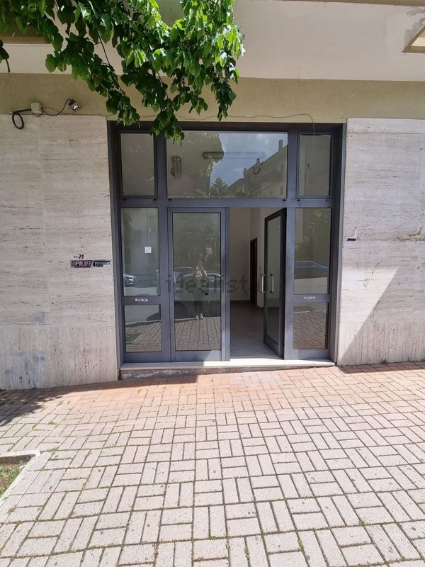 locale commerciale in affitto a Cassino