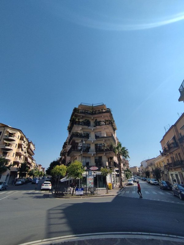 locale commerciale in affitto a Cassino