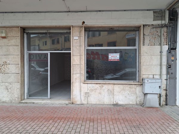 locale commerciale in affitto a Cassino