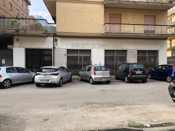 locale commerciale in affitto a Cassino