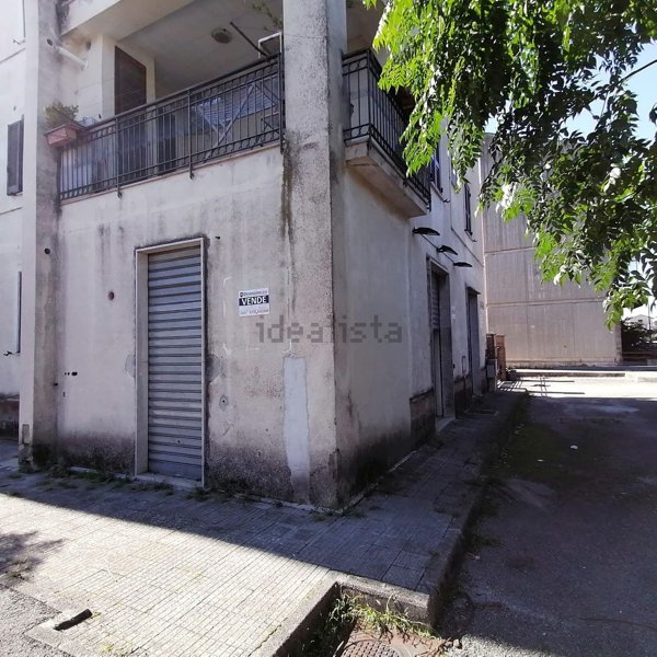 locale commerciale in affitto a Cassino