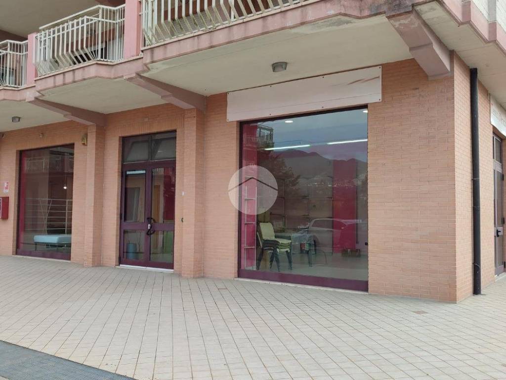negozio in affitto a Cassino