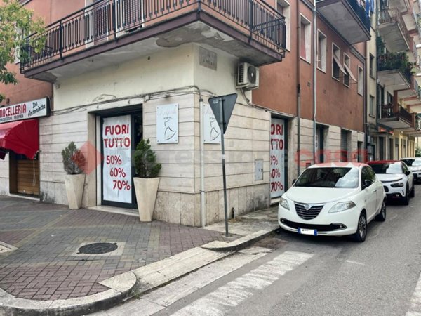 negozio in affitto a Cassino