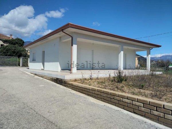 locale commerciale in affitto a Cassino in zona Sant'Antonino