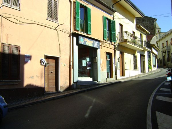 locale commerciale in affitto a Ceccano