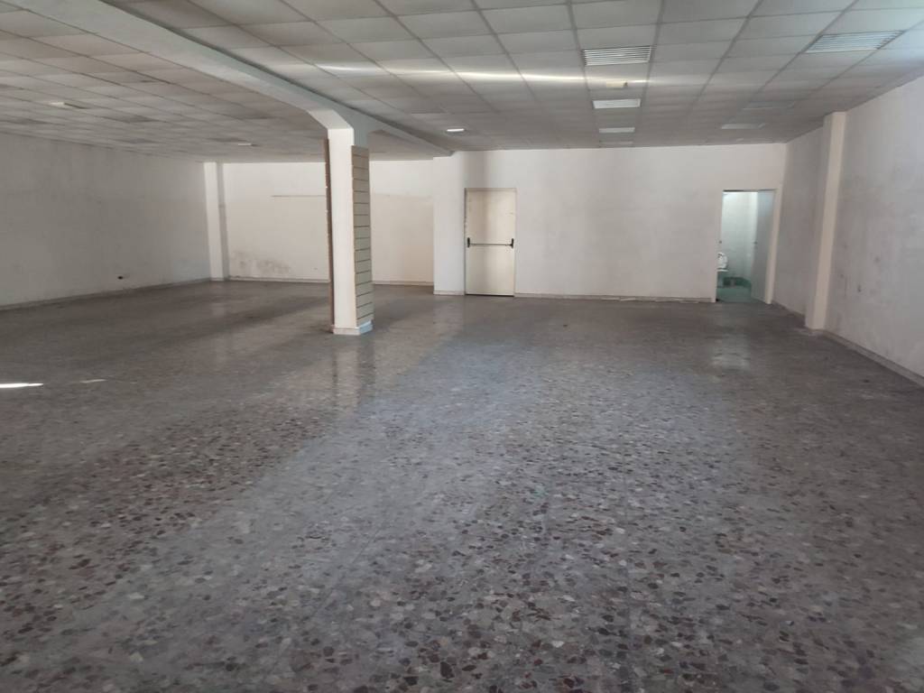 negozio in affitto a Ceccano