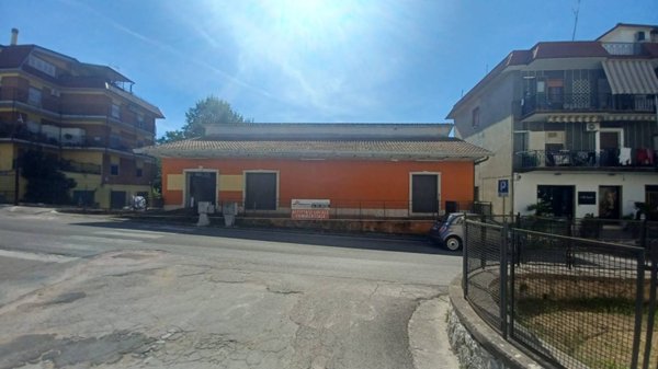 locale commerciale in affitto a Ceccano