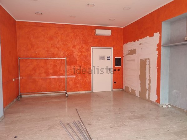 locale commerciale in affitto a Ceccano