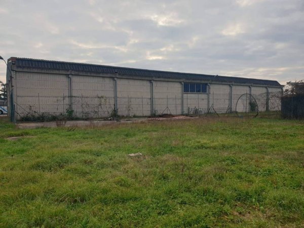 locale commerciale in affitto a Ceccano