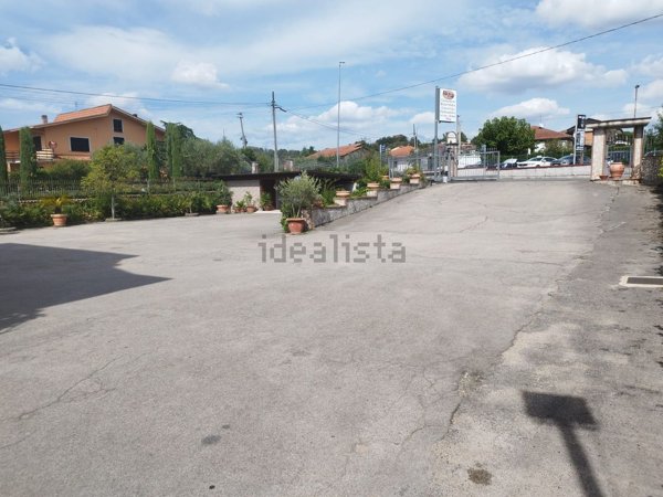 locale commerciale in affitto a Ceccano