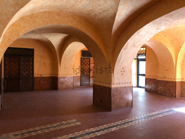 locale commerciale in affitto a Ceccano