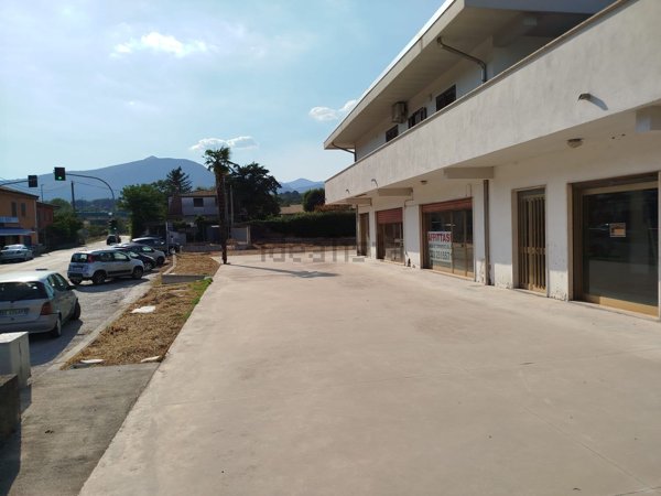 locale commerciale in affitto a Ceccano