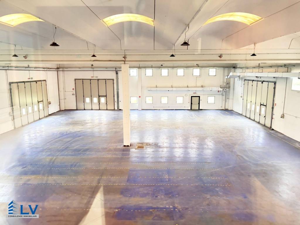 locale commerciale in affitto a Ceccano