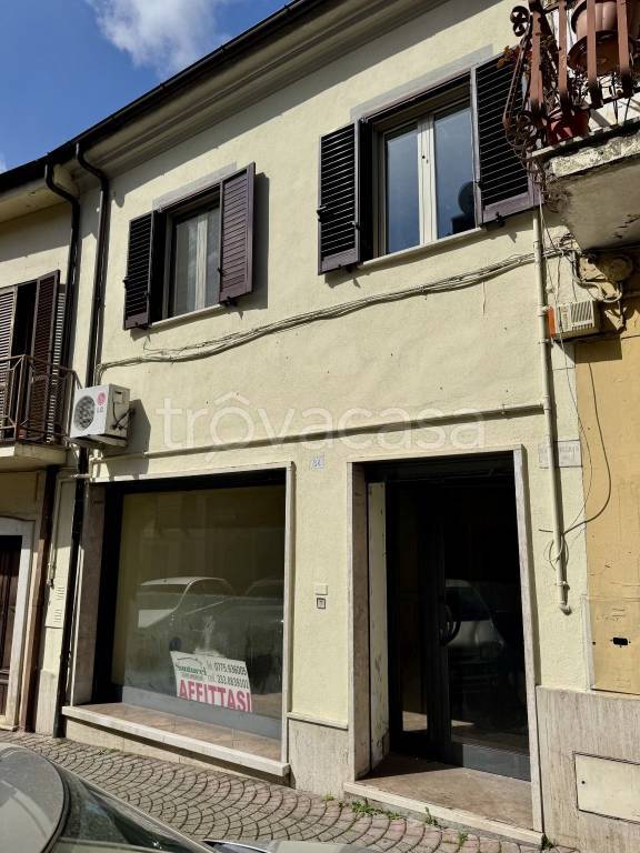 negozio in affitto a Ceccano