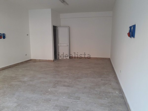 locale commerciale in affitto a Ceccano