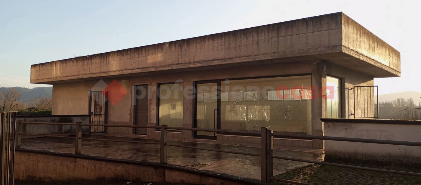 locale commerciale in affitto a Ceprano