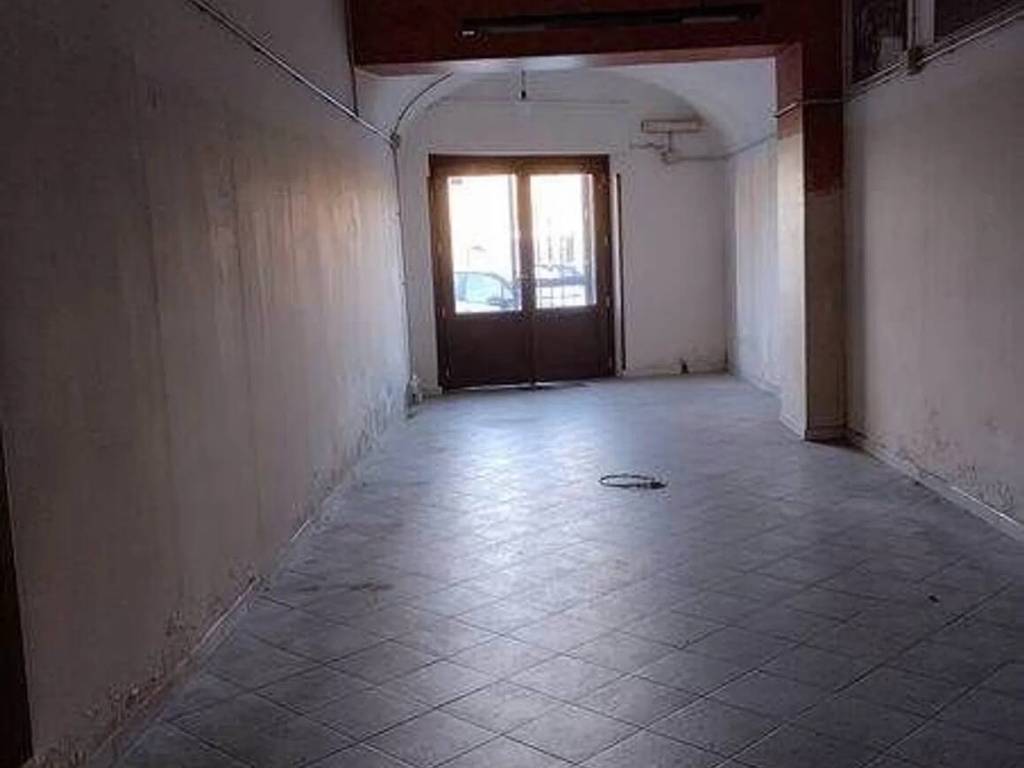 negozio in affitto a Ceprano
