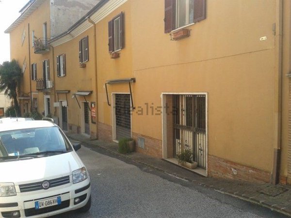 locale commerciale in affitto a Ceprano