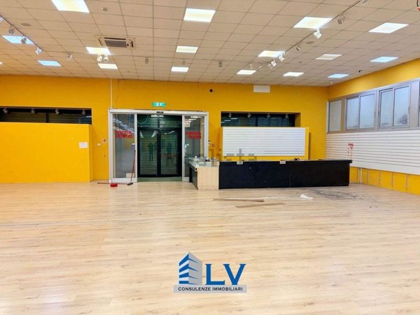 locale commerciale in affitto a Ceprano