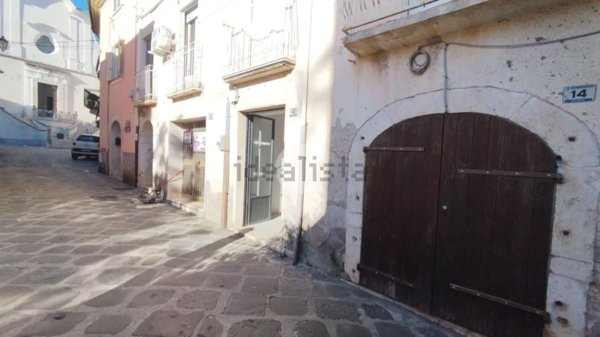 locale commerciale in affitto a Cervaro