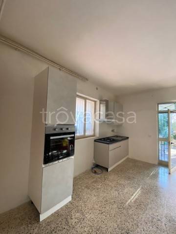 appartamento in affitto a Cervaro