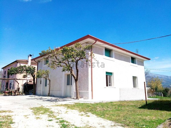 appartamento in affitto a Cervaro