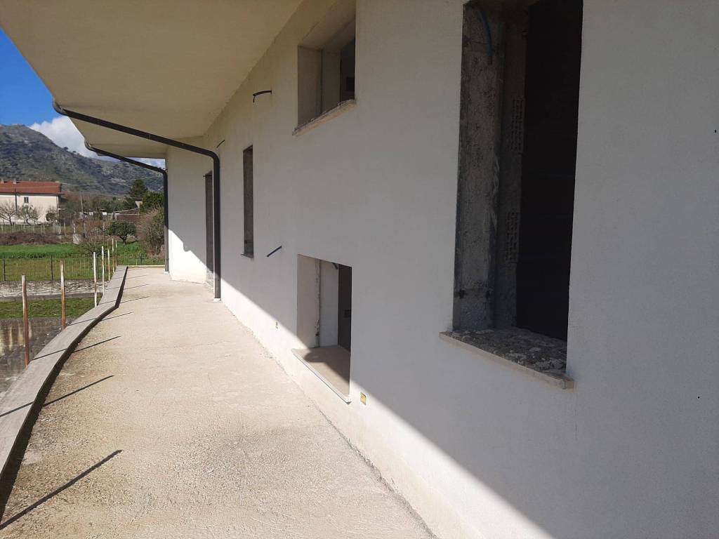 negozio in affitto a Cervaro