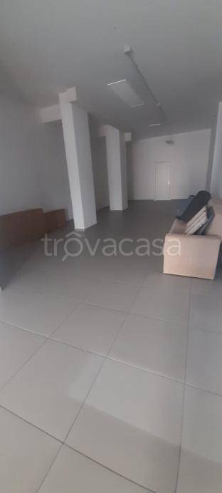 locale commerciale in affitto a Ferentino