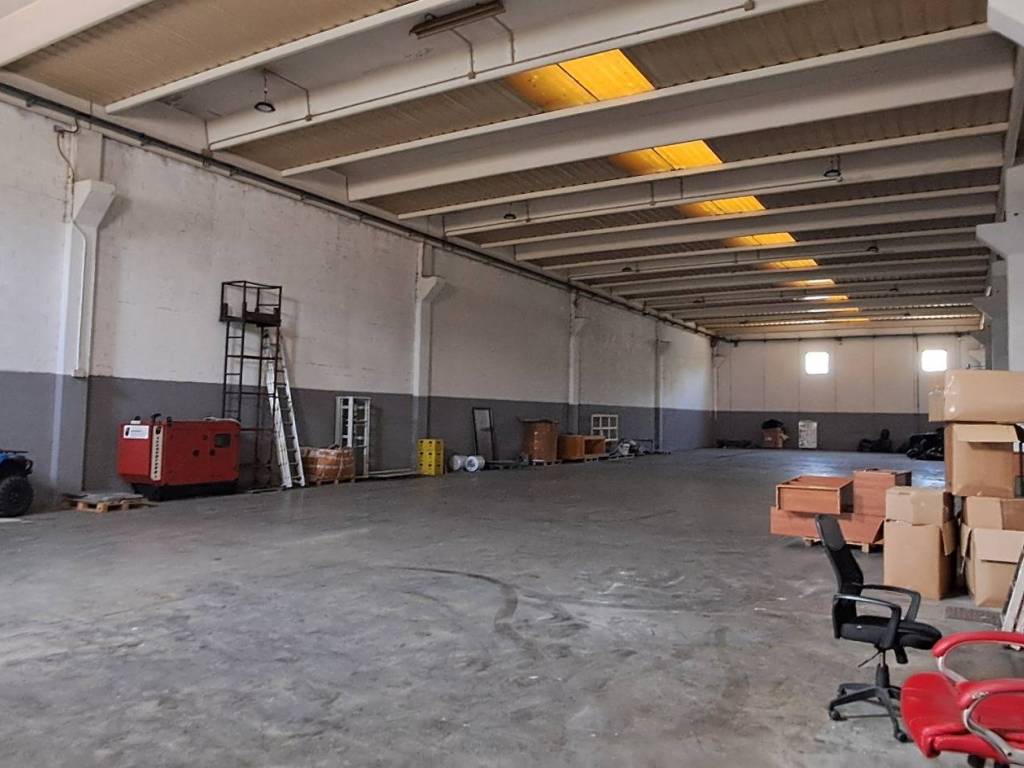 locale commerciale in affitto a Ferentino
