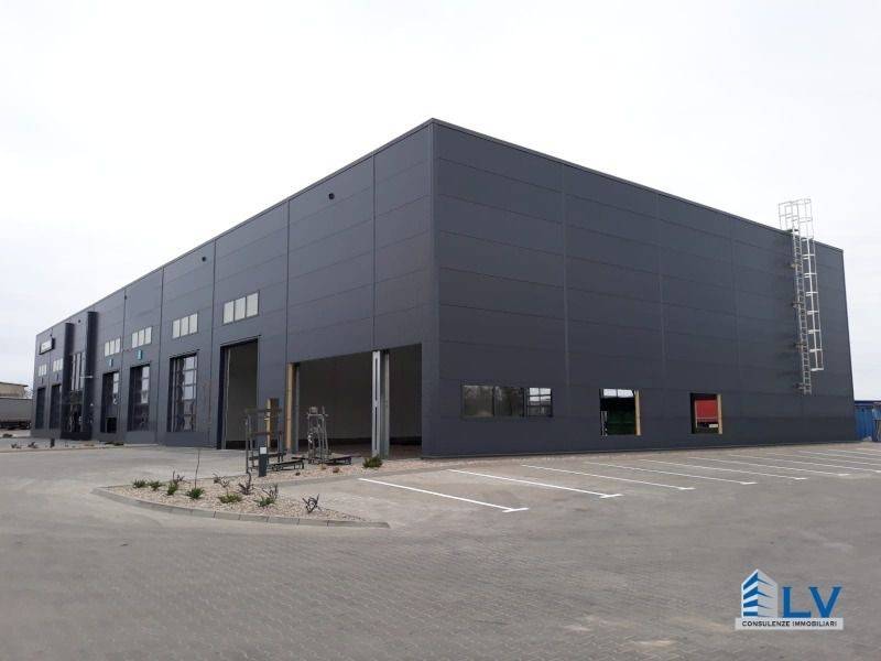 locale commerciale in affitto a Ferentino