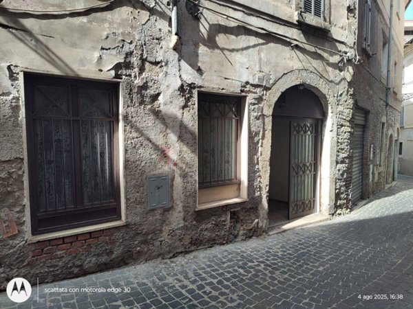 negozio in affitto a Ferentino
