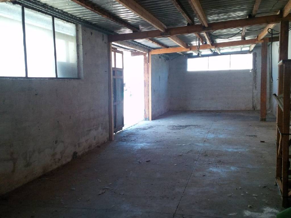 locale commerciale in affitto a Ferentino