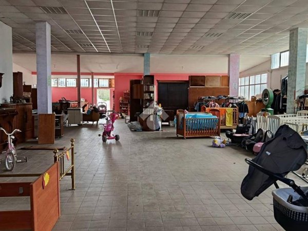 locale commerciale in affitto a Ferentino