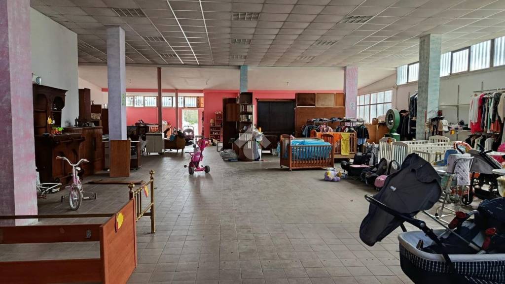 locale commerciale in affitto a Ferentino