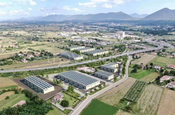 locale commerciale in affitto a Ferentino