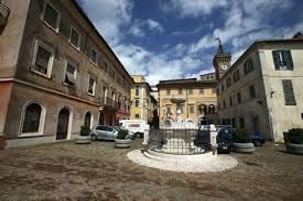 locale commerciale in affitto a Ferentino