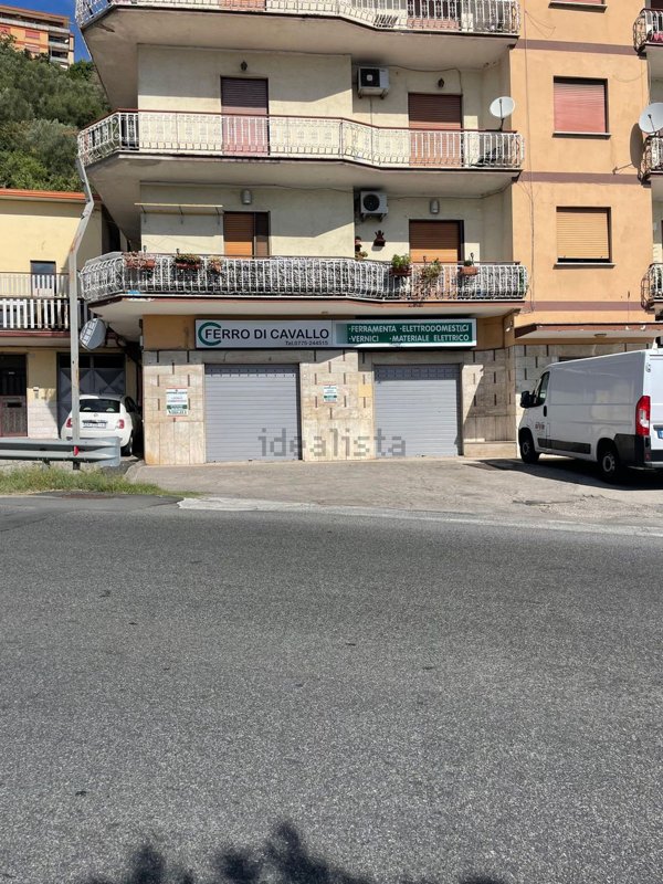 locale commerciale in affitto a Ferentino