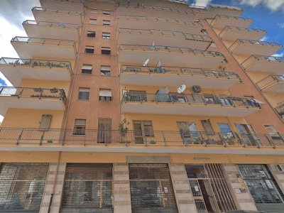 negozio in affitto a Frosinone
