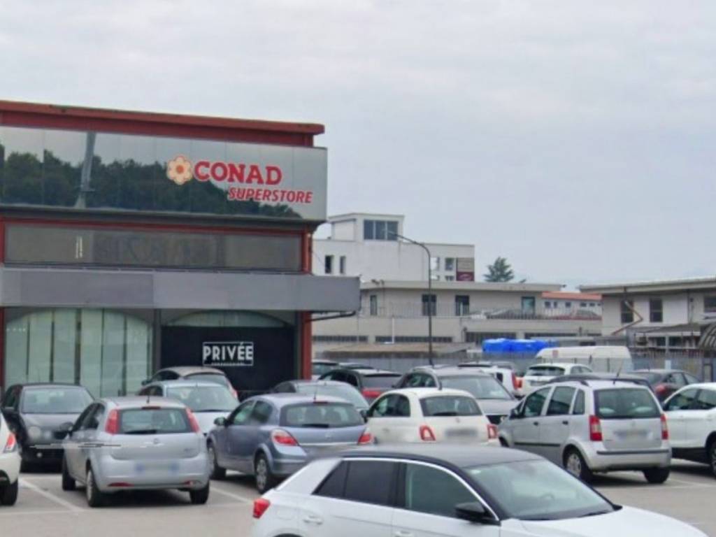 negozio in affitto a Frosinone