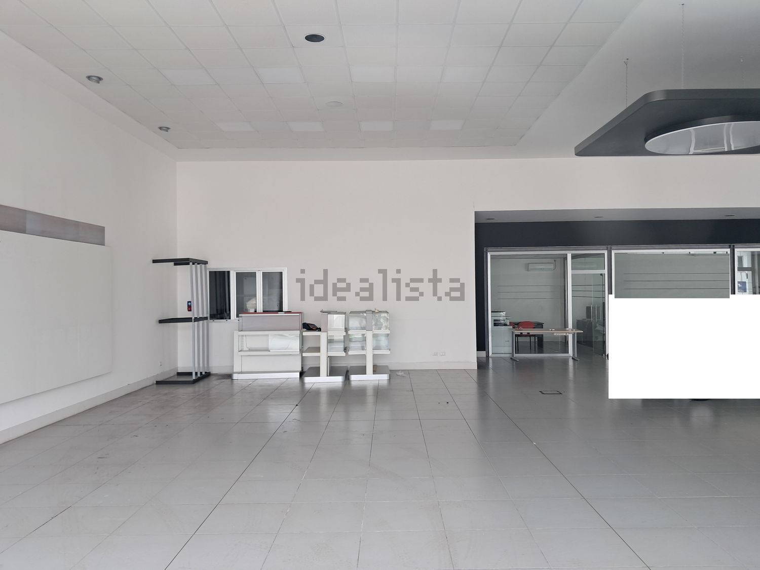 locale commerciale in affitto a Frosinone