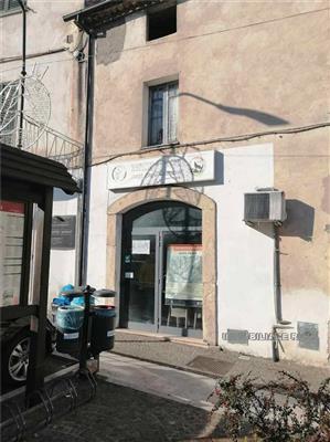 locale commerciale in affitto a Frosinone