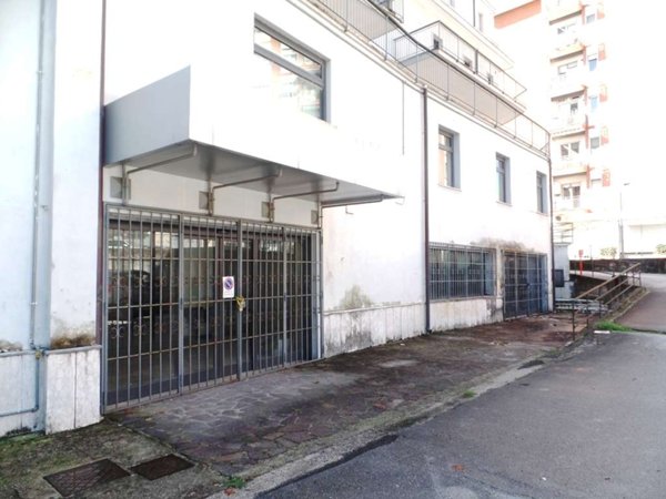 locale di sgombero in affitto a Frosinone