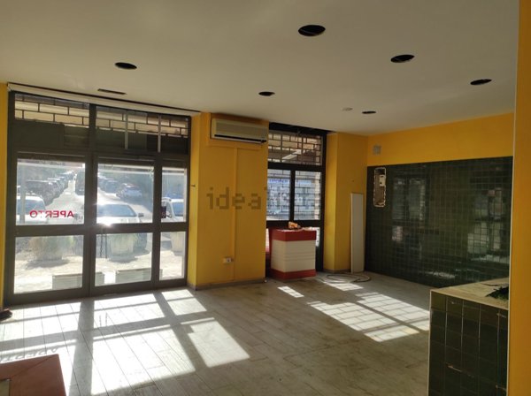 locale commerciale in affitto a Frosinone