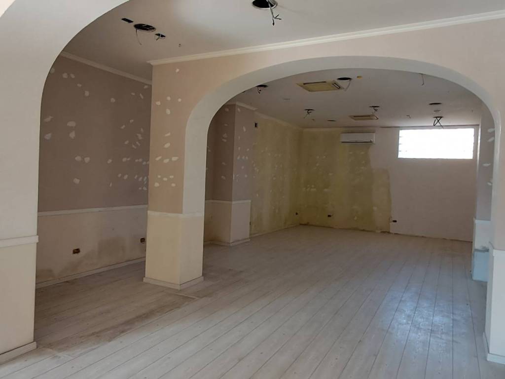 negozio in affitto a Frosinone