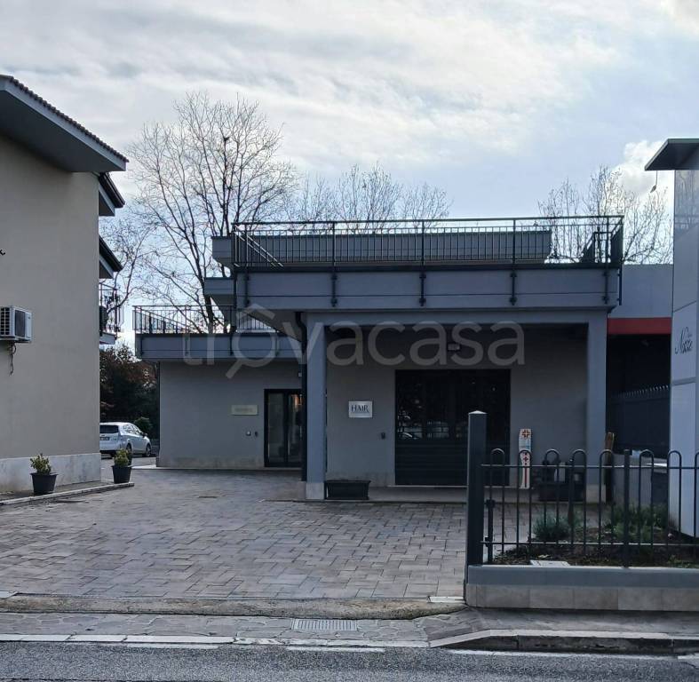 negozio in affitto a Frosinone